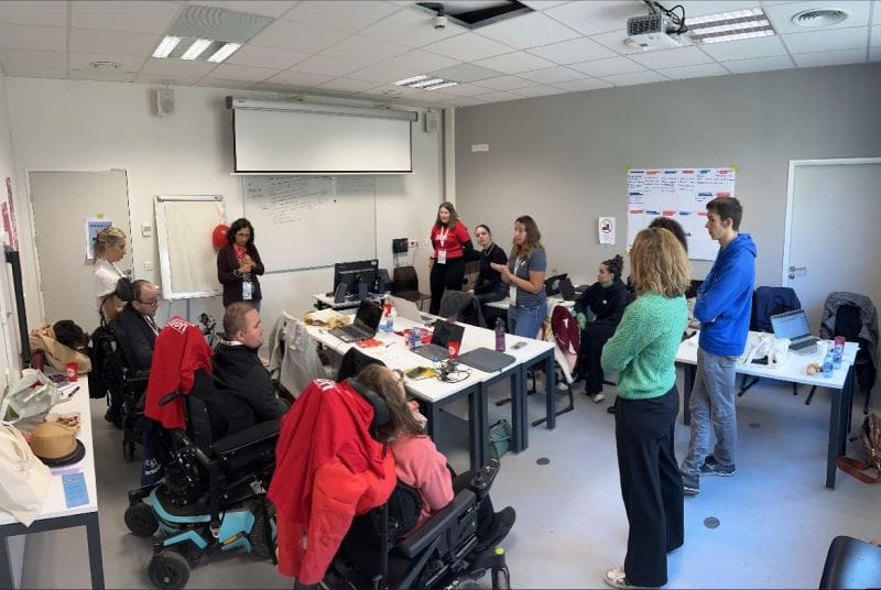 Atelier de co-conception réunissant patients, soignants et équipe projet autour d'un logiciel de santé numérique